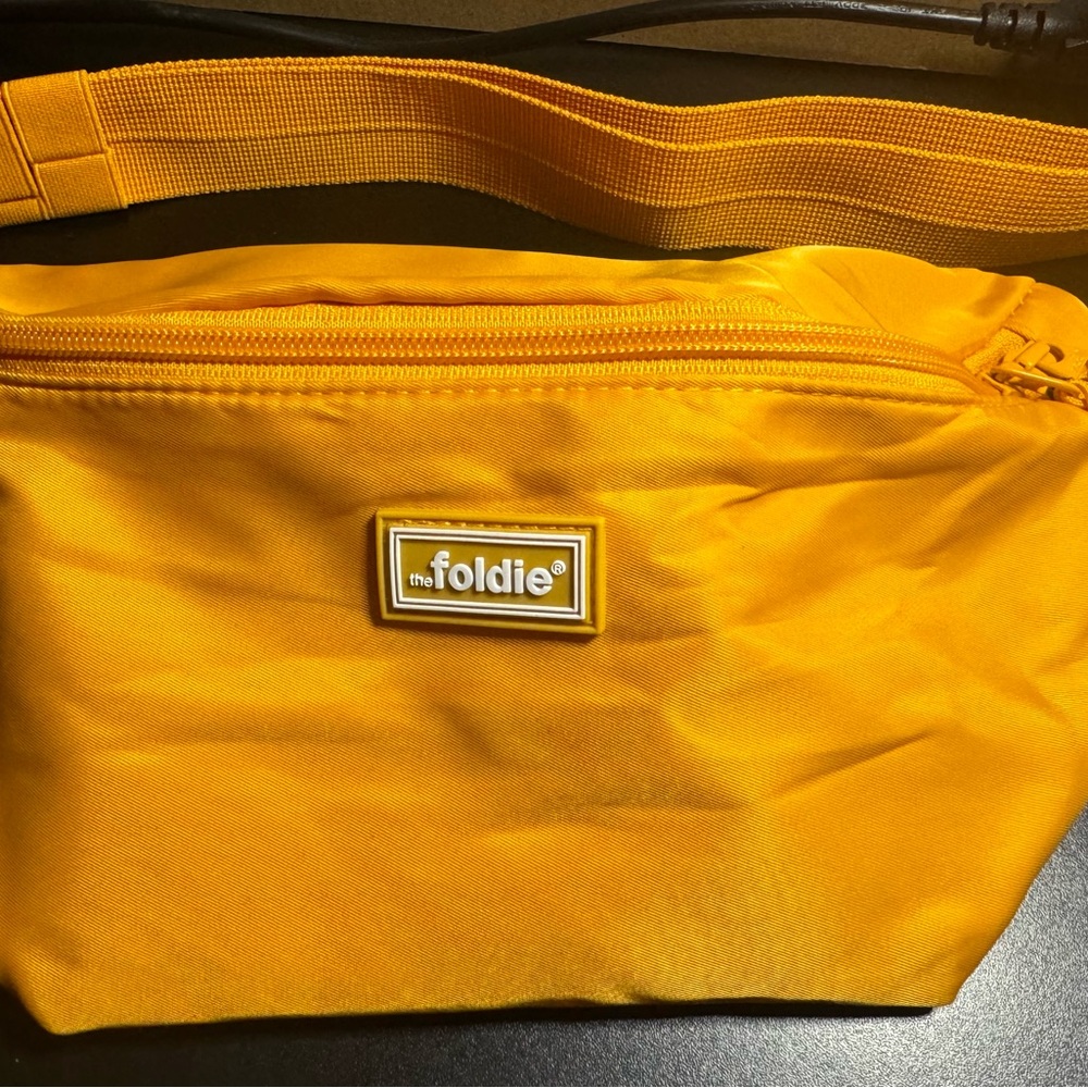 The Foldie crossbody-YELLOW
